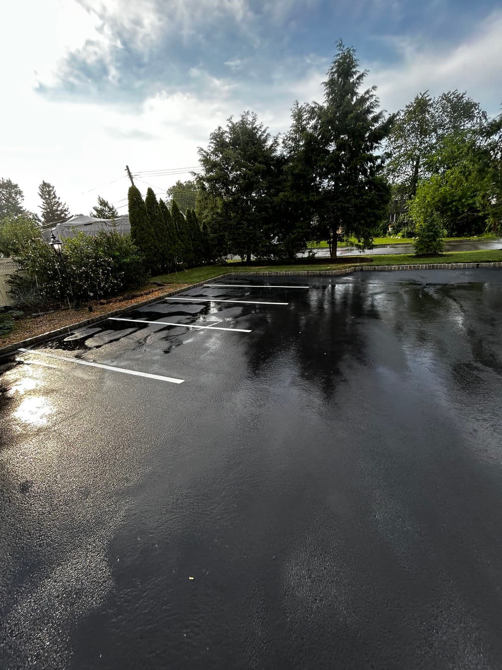 Gallery photos for Pompton Plains, NJ – Dentist Office Parking Lot Sealcoating, Crack Filling & Line Striping: Image #1